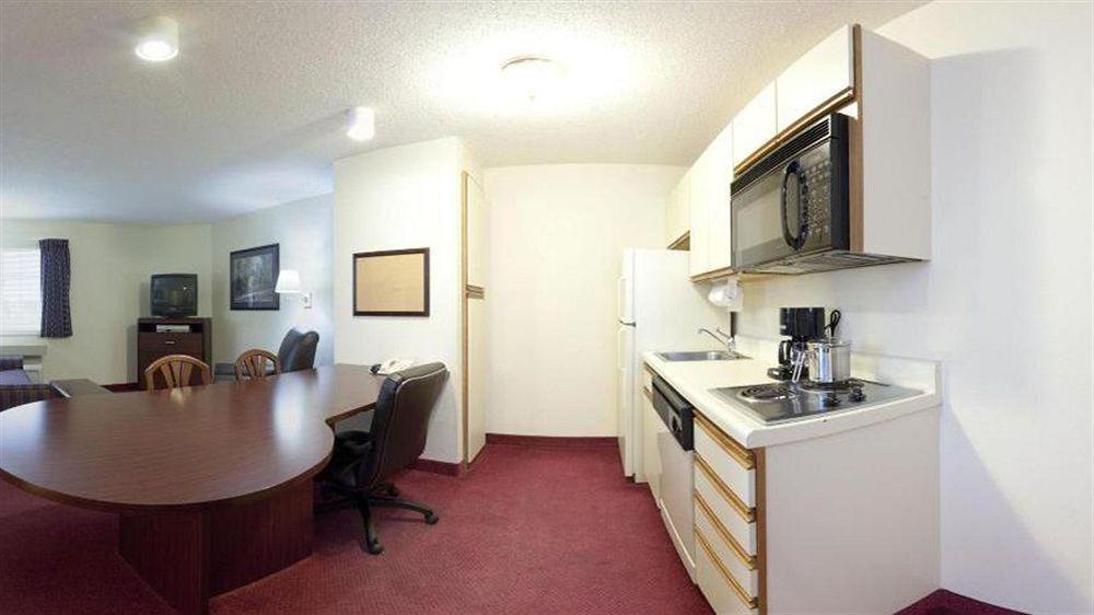 Sonesta Simply Suites Detroit Warren Eksteriør billede